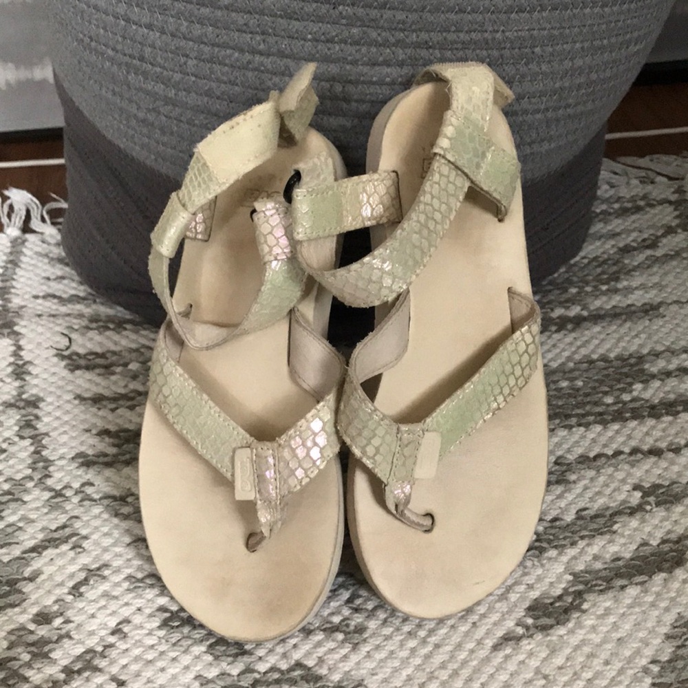 Teva flip flop sandals with ankle strap